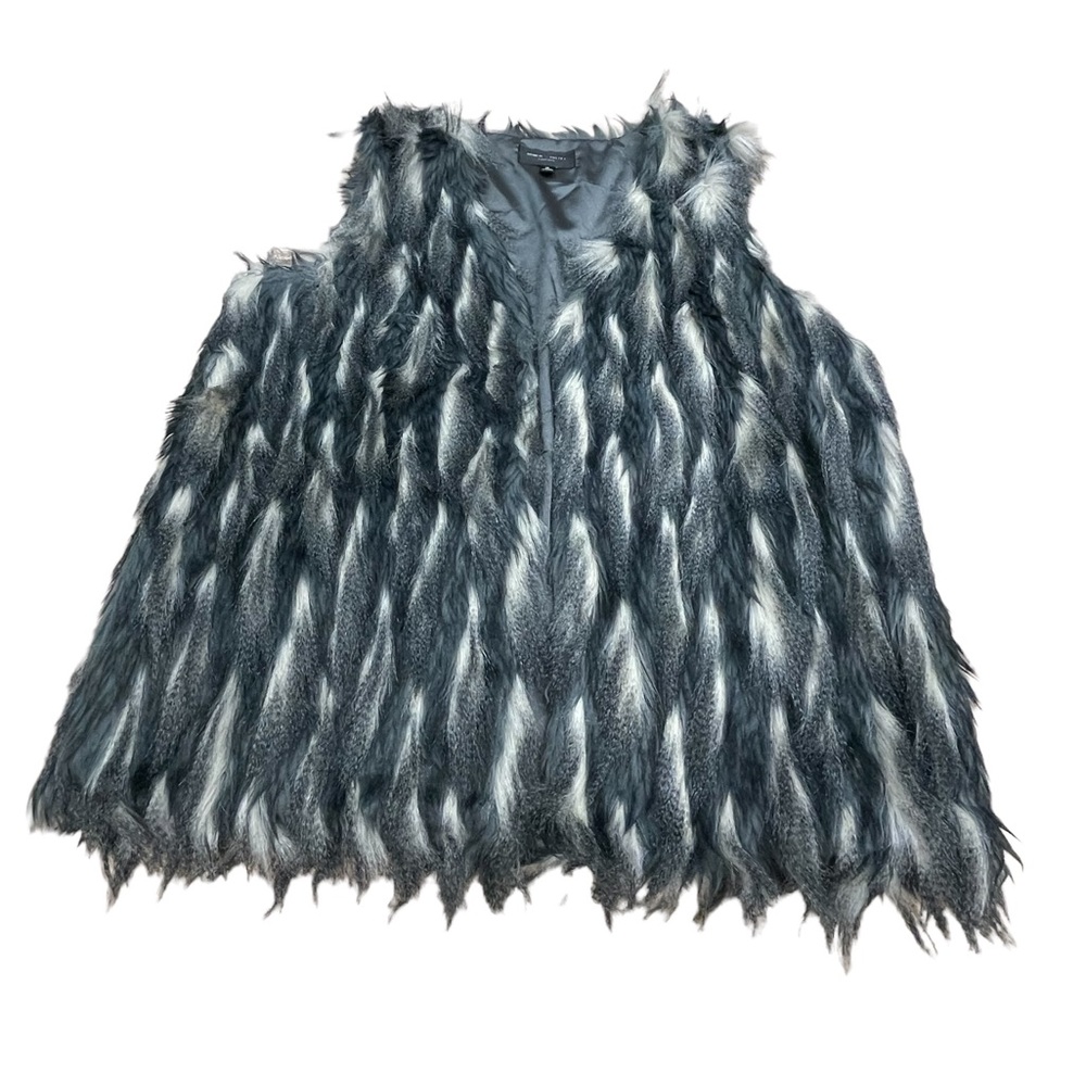 Romeo & Juliet Couture Faux Fur Vest size medium black and white, STUNNING!